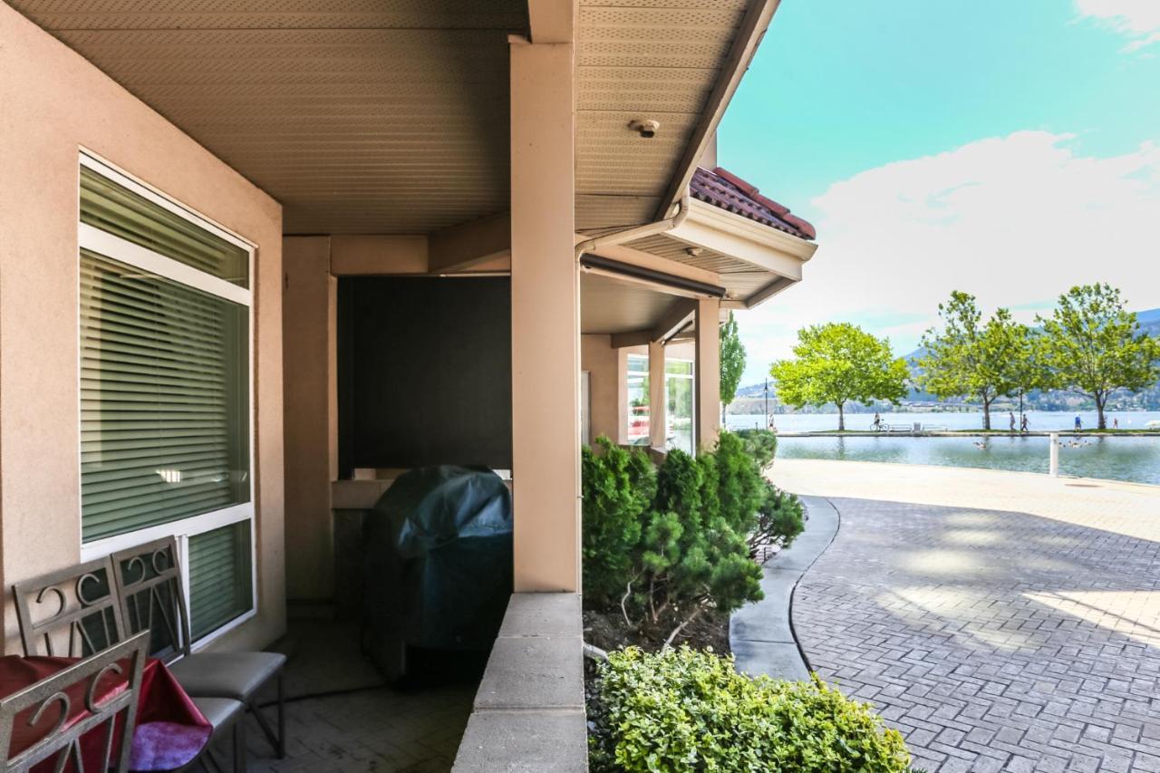 Sunset Waterfront Resort By Discover Kelowna Resort Accommodations Eksteriør billede