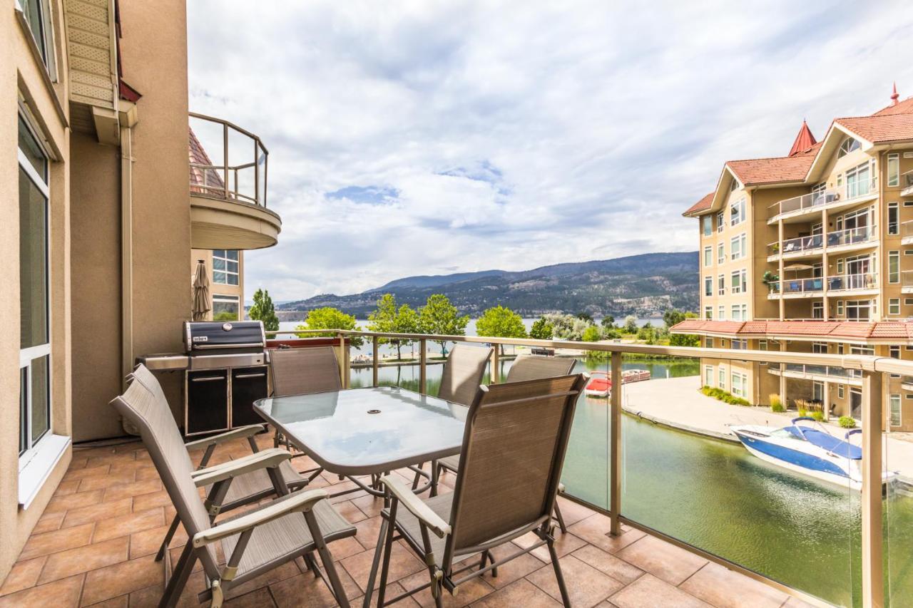 Sunset Waterfront Resort By Discover Kelowna Resort Accommodations Eksteriør billede