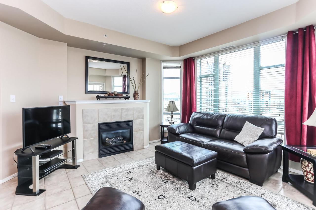 Sunset Waterfront Resort By Discover Kelowna Resort Accommodations Eksteriør billede