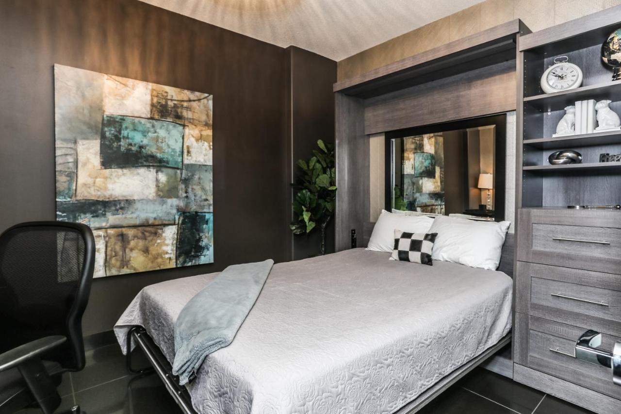 Sunset Waterfront Resort By Discover Kelowna Resort Accommodations Eksteriør billede