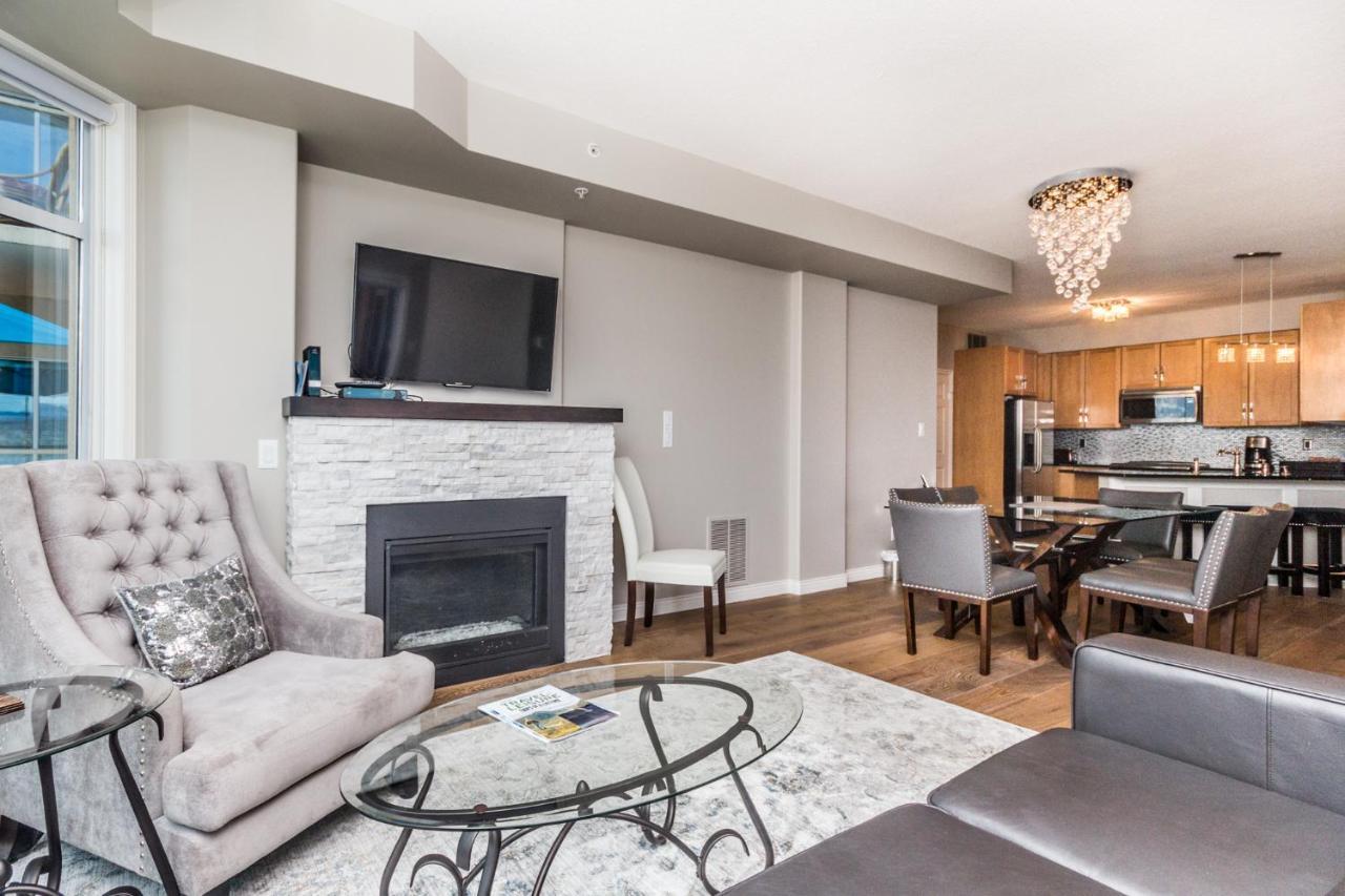 Sunset Waterfront Resort By Discover Kelowna Resort Accommodations Eksteriør billede