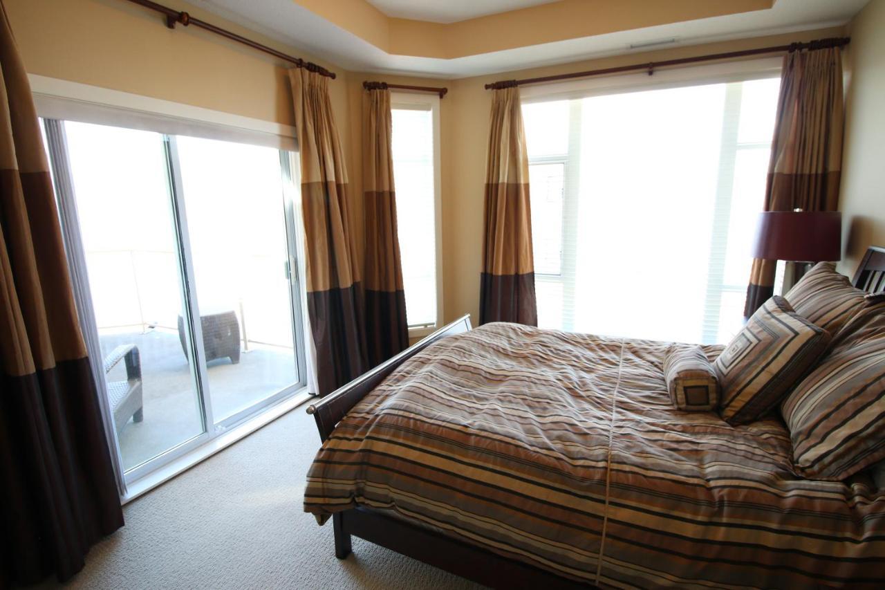 Sunset Waterfront Resort By Discover Kelowna Resort Accommodations Eksteriør billede