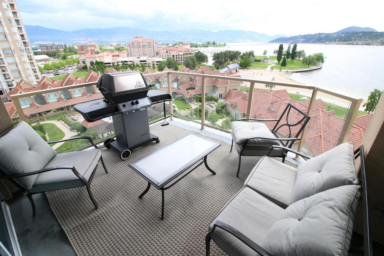 Sunset Waterfront Resort By Discover Kelowna Resort Accommodations Eksteriør billede